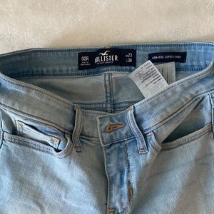 Like brand new Hollister low rise super skinny jeans